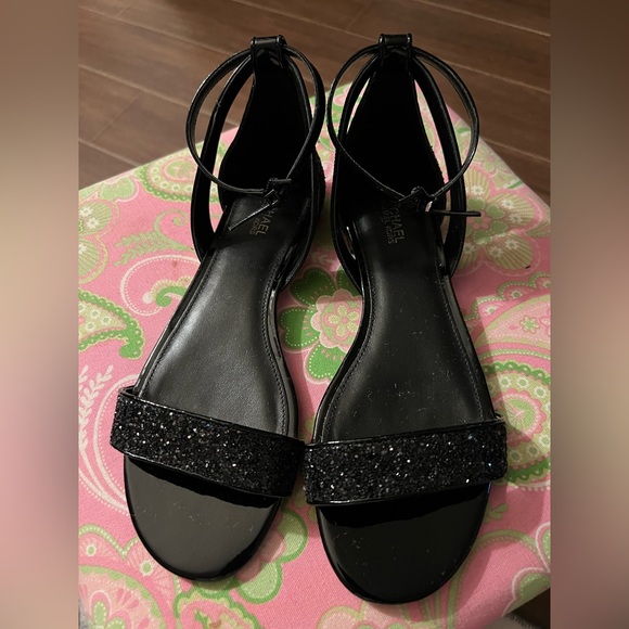 MICHAEL KORS SIZE 6.5 - Picture 1 of 3
